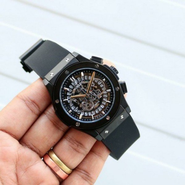Hublot Big Bang Calendar Watch - View 2