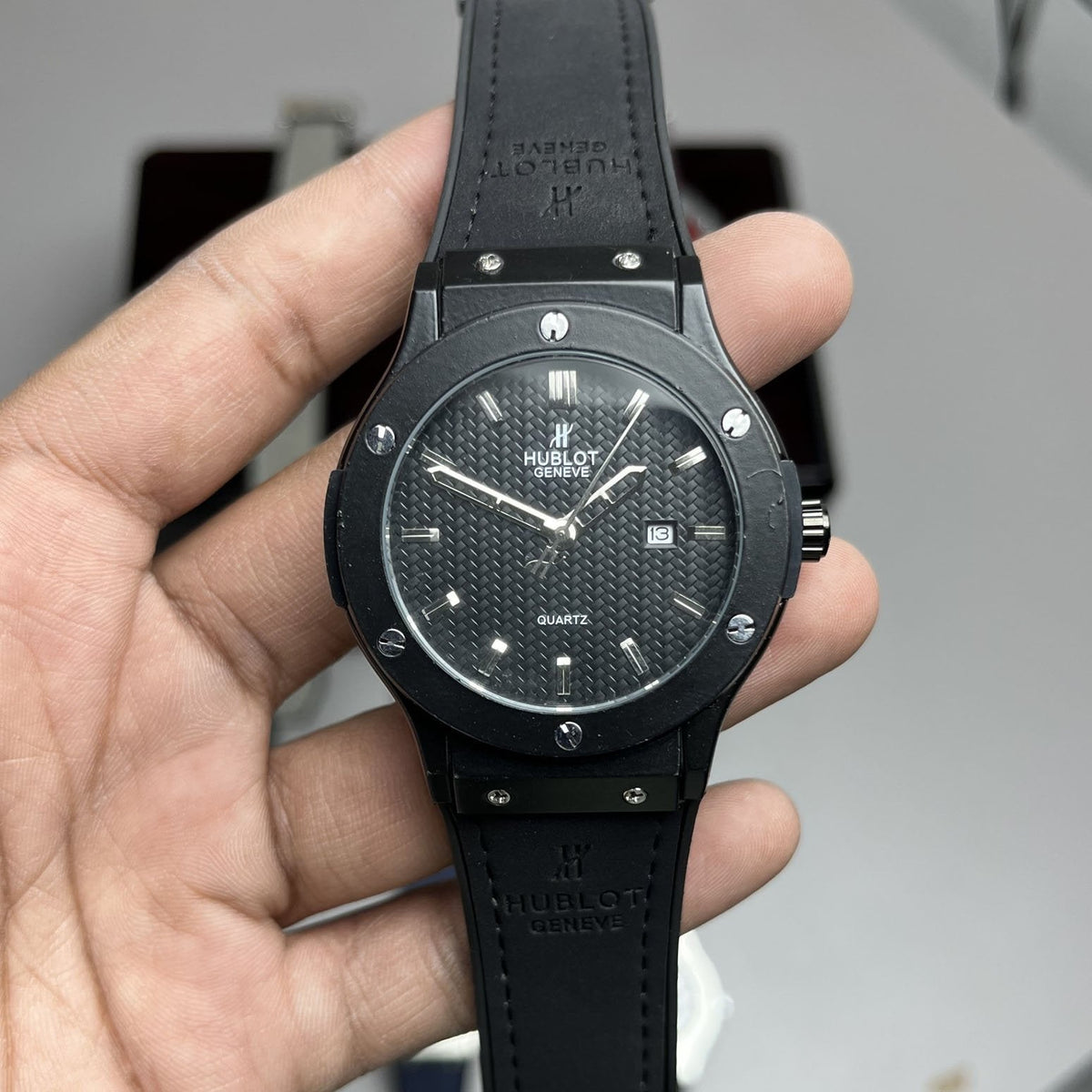 Hublot Big Bang Super Black - View 2